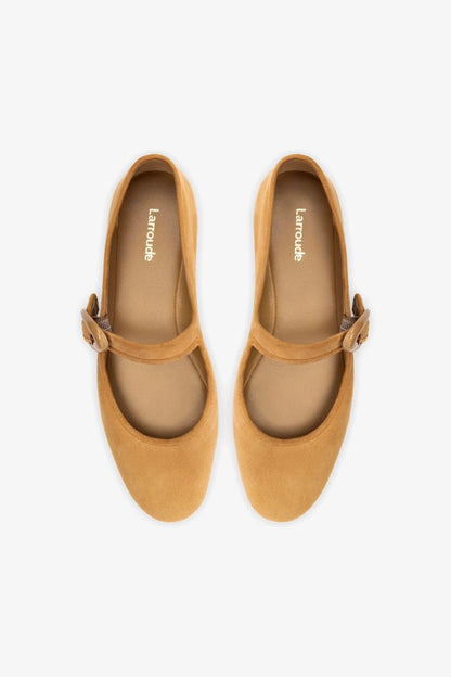 Verona Ballet Flat In Peanut Suede - Larroude