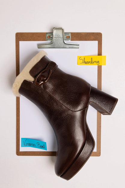 Dolly Verona Low Boot In Brown Leather And Natural Shearling - Larroude