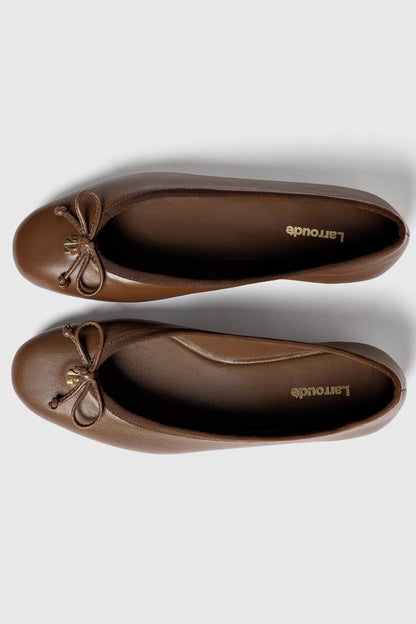 Pavlova Ballet Flat In Burnt Umber Leather - Larroude