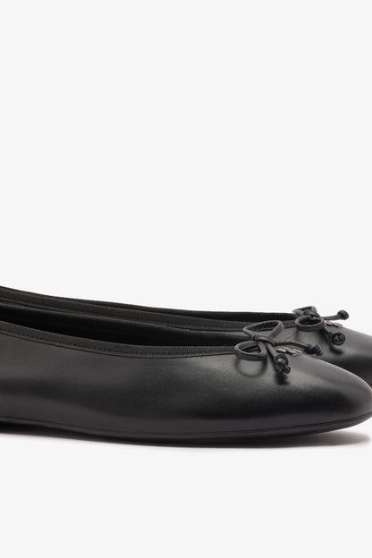 Pavlova Ballet Flat In Black Leather - Larroude